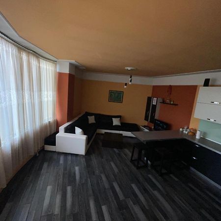 Moonshine Apartament 티라나 외부 사진