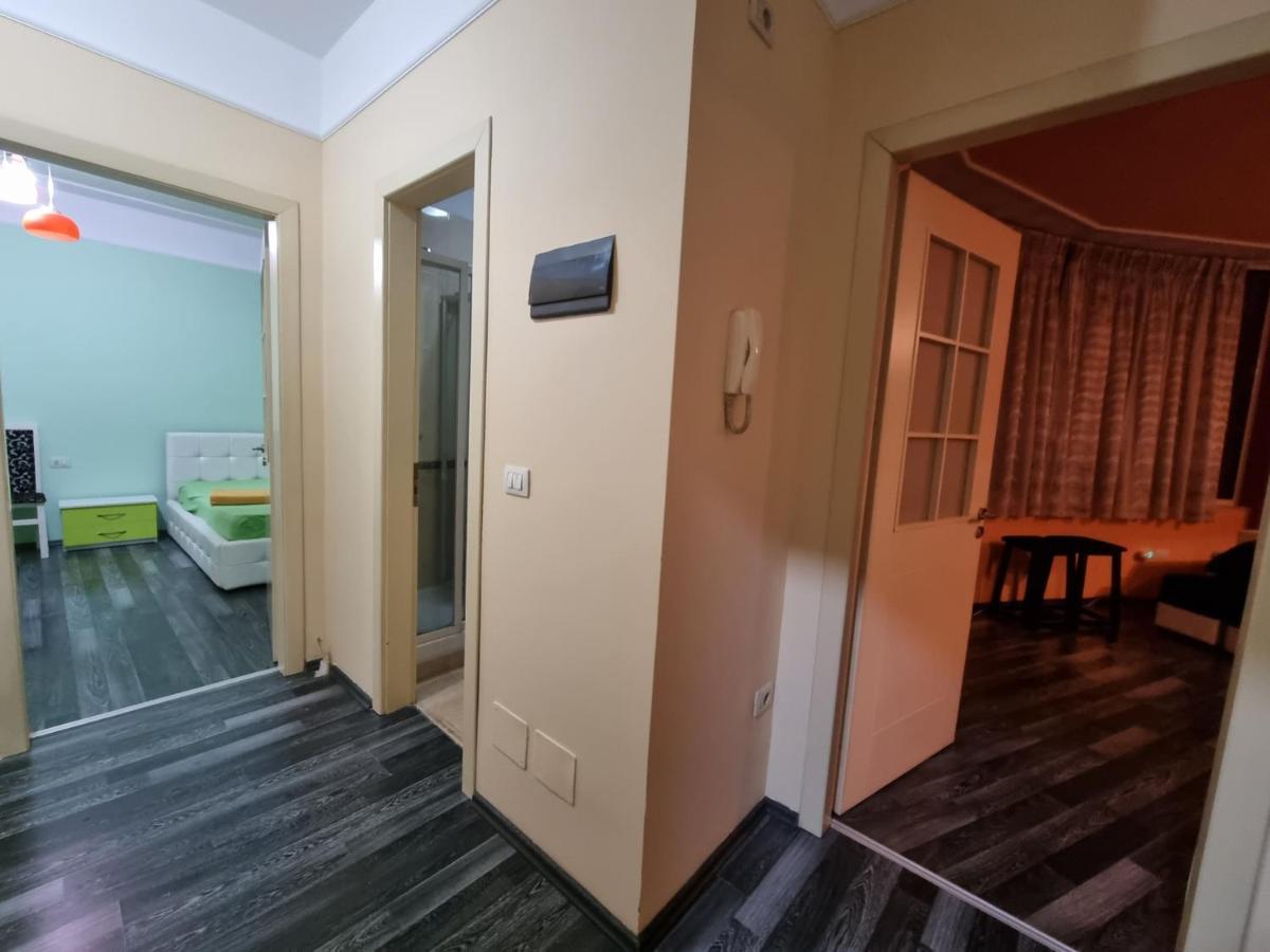 Moonshine Apartament 티라나 외부 사진